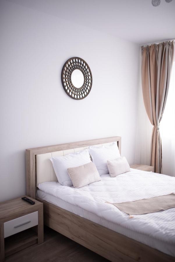 Apartament Denissia Nagyvárad Kültér fotó