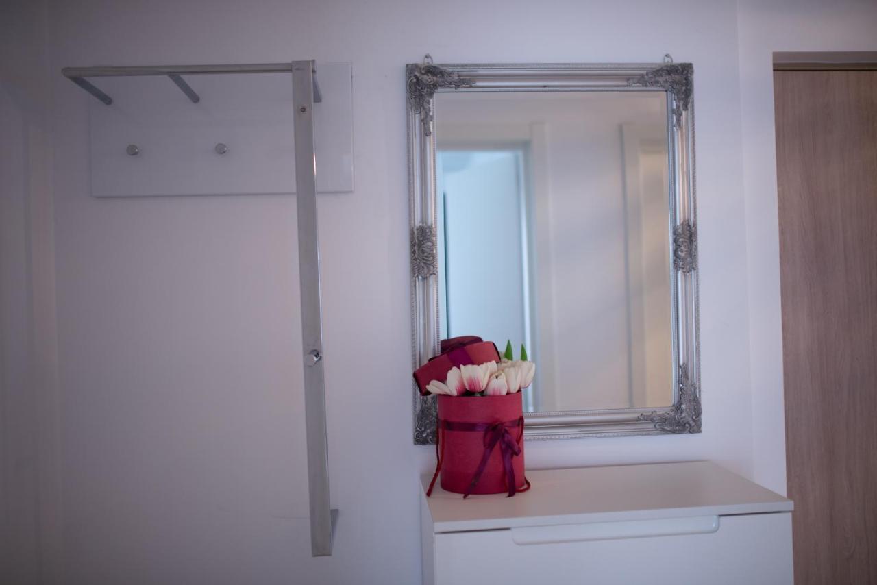 Apartament Denissia Nagyvárad Kültér fotó
